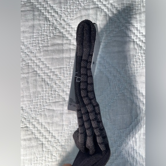 $24 NIKE OUTDOOR WOOL BLEND CREW SOCKS FD8472-010 Black Men’s 6-8 Women’s 6-10 - Picture 4 of 8